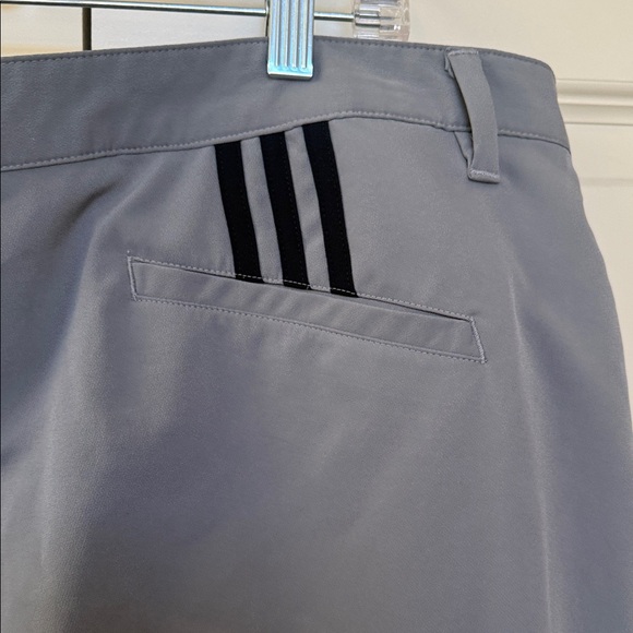 Adidas Men's Athletic Gray Shorts 40” waist 9 1/2” inseam - Picture 4 of 4